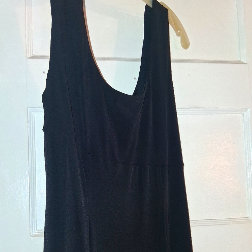 Elegant Black Sleeveless Dress